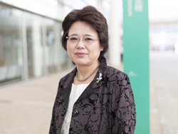 保健福祉学部長　村上 明美