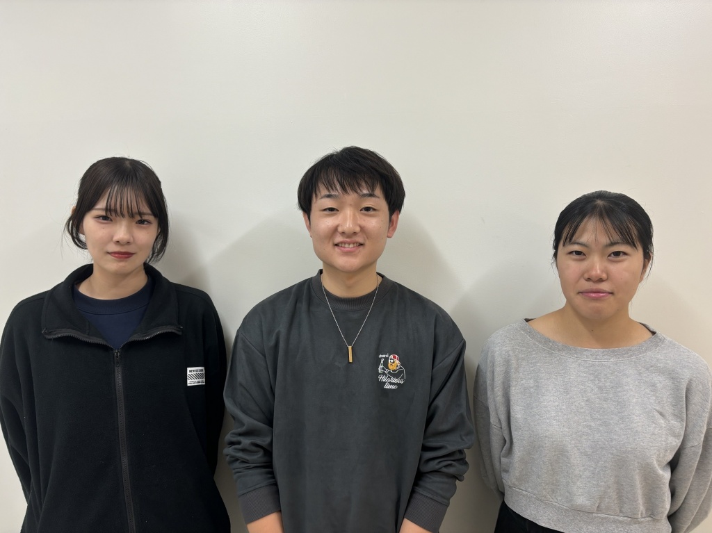 1.氏名 2.研究テーマ 3.ひとこと
