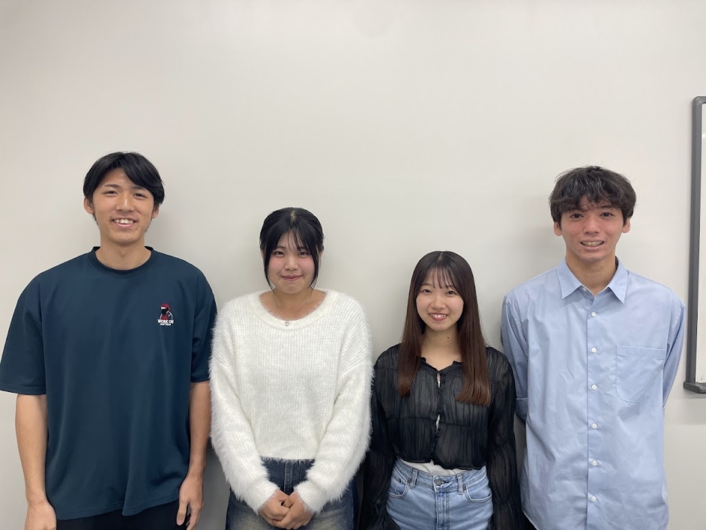 1．氏名　2．研究テーマ　3．ひとこと