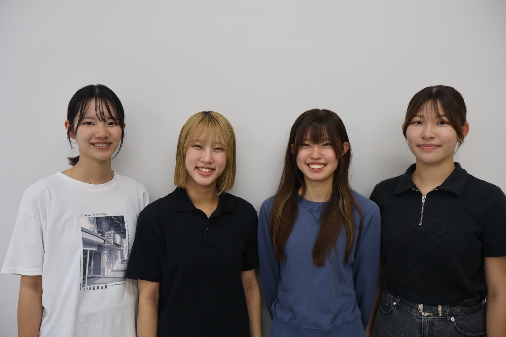 １．氏名　２．研究テーマ　３．ひとこと　