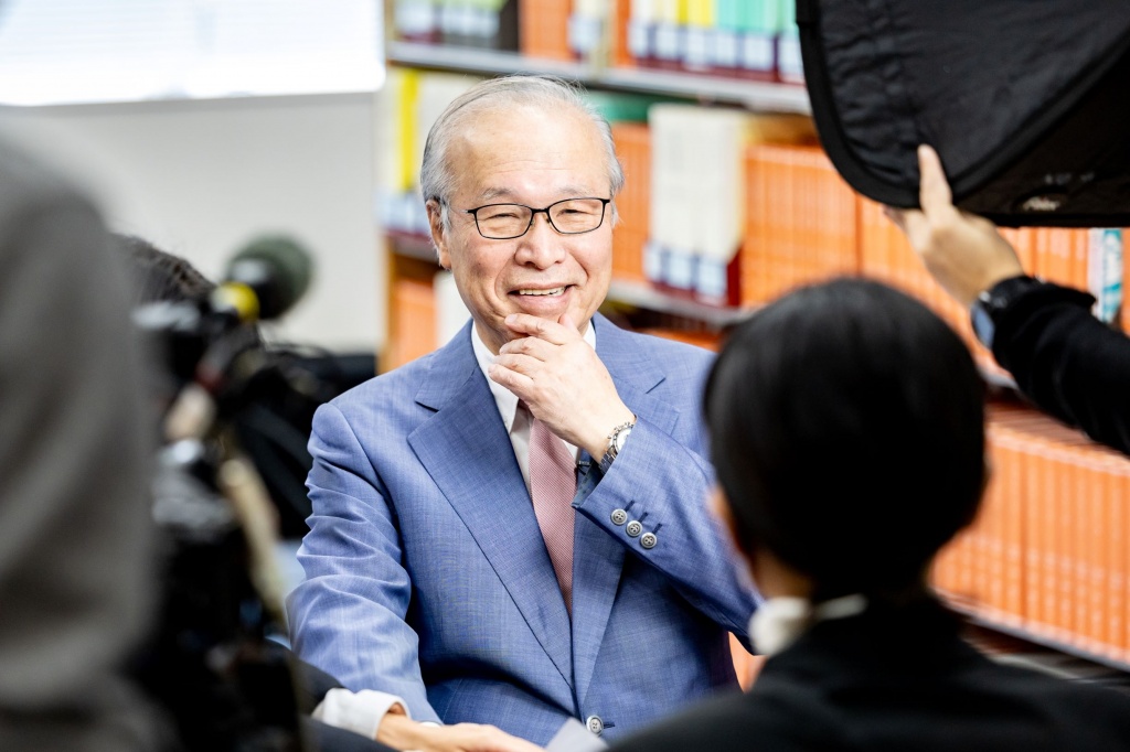 本学での取材の様子