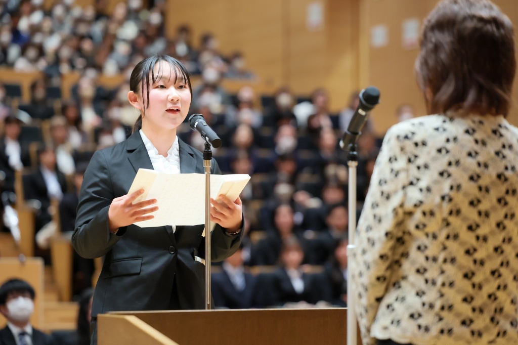 入学生代表あいさつ