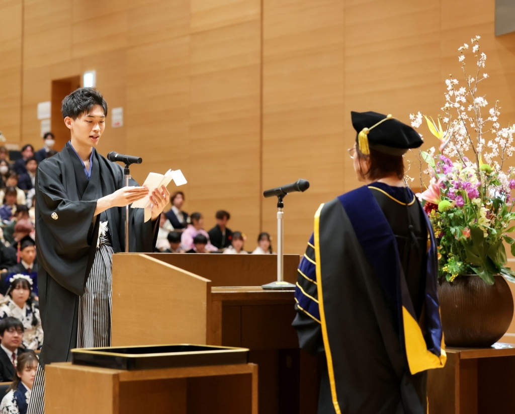 卒業生代表あいさつ